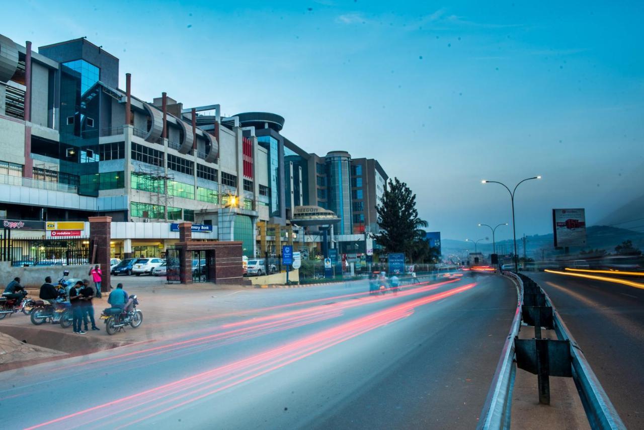 Freedom City Hotel Najjanankumbi Kamapala Kampala Exterior foto